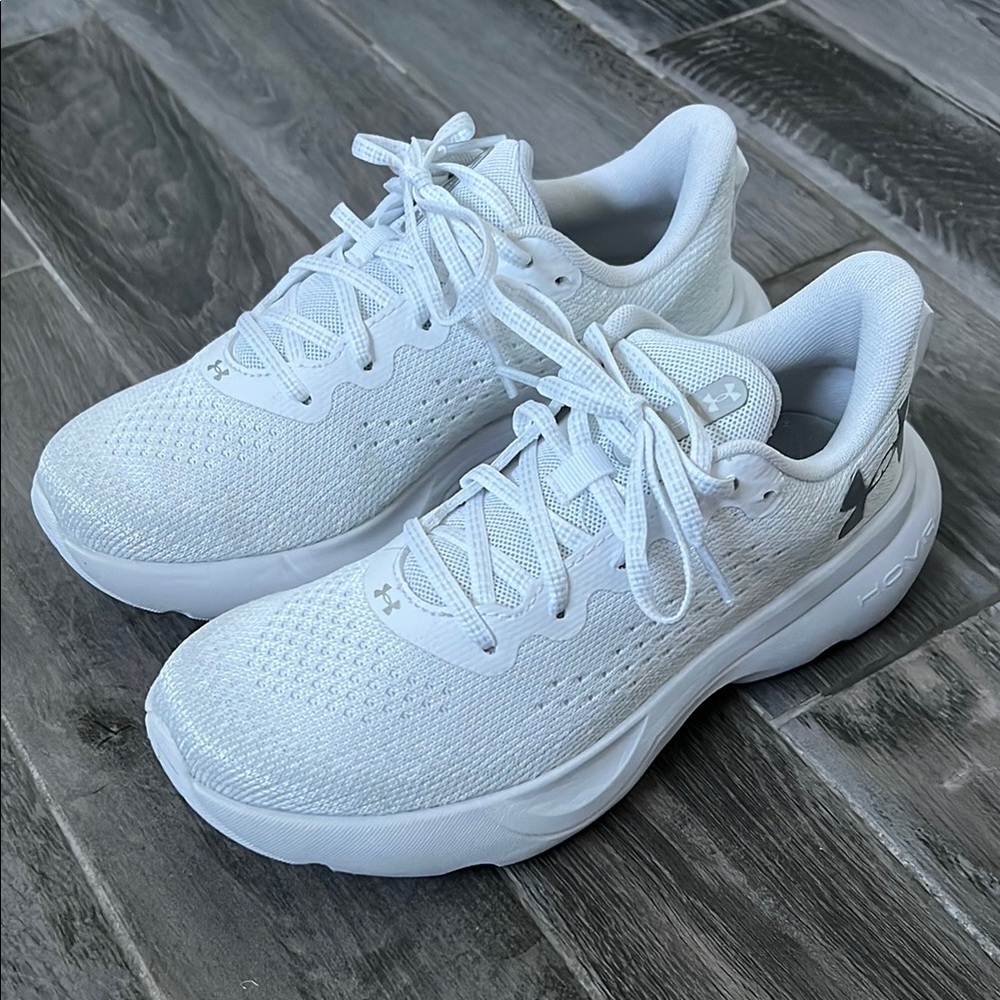 NIB Under Armour Infinite HOVR White Lightweight Running Shoes